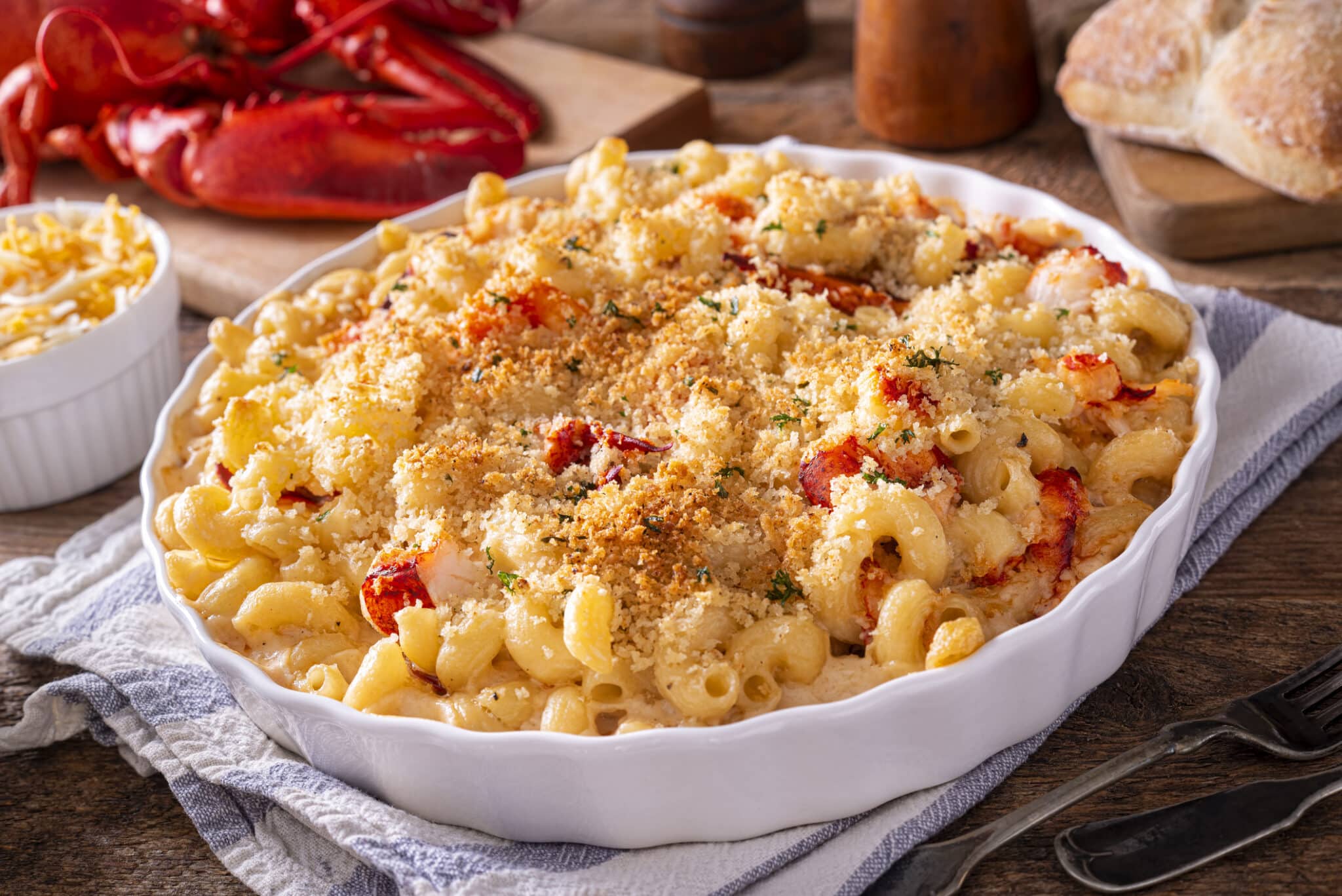 mac and cheese flavored with lobster