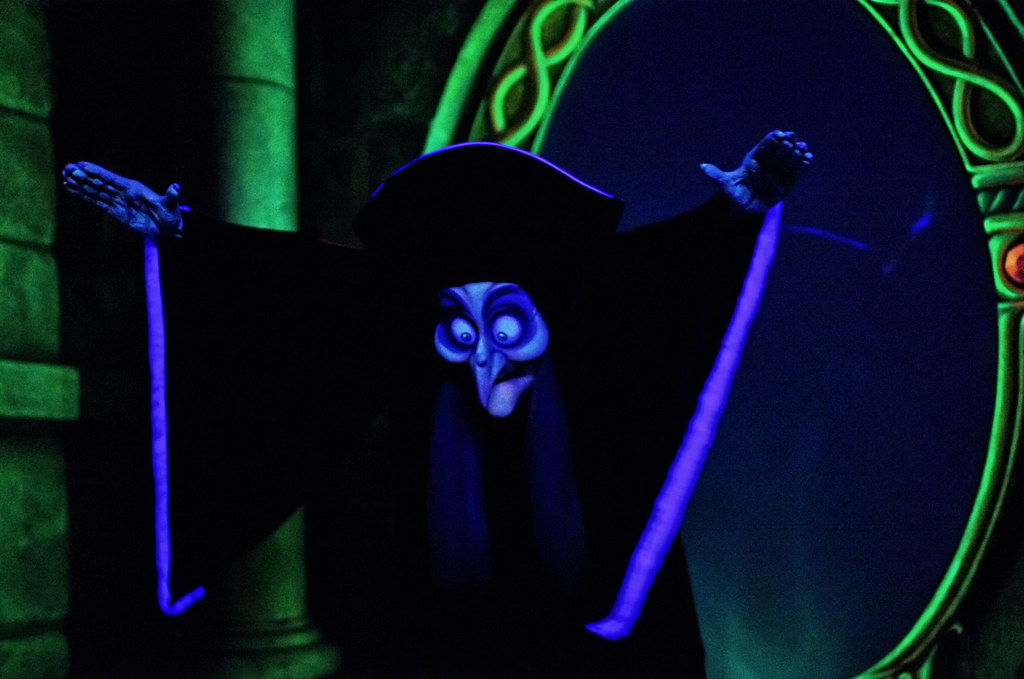 snow white magic mirror