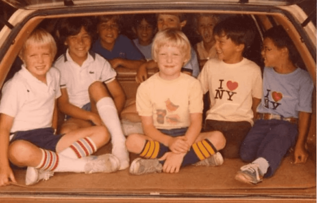 kids in car without seatbelts