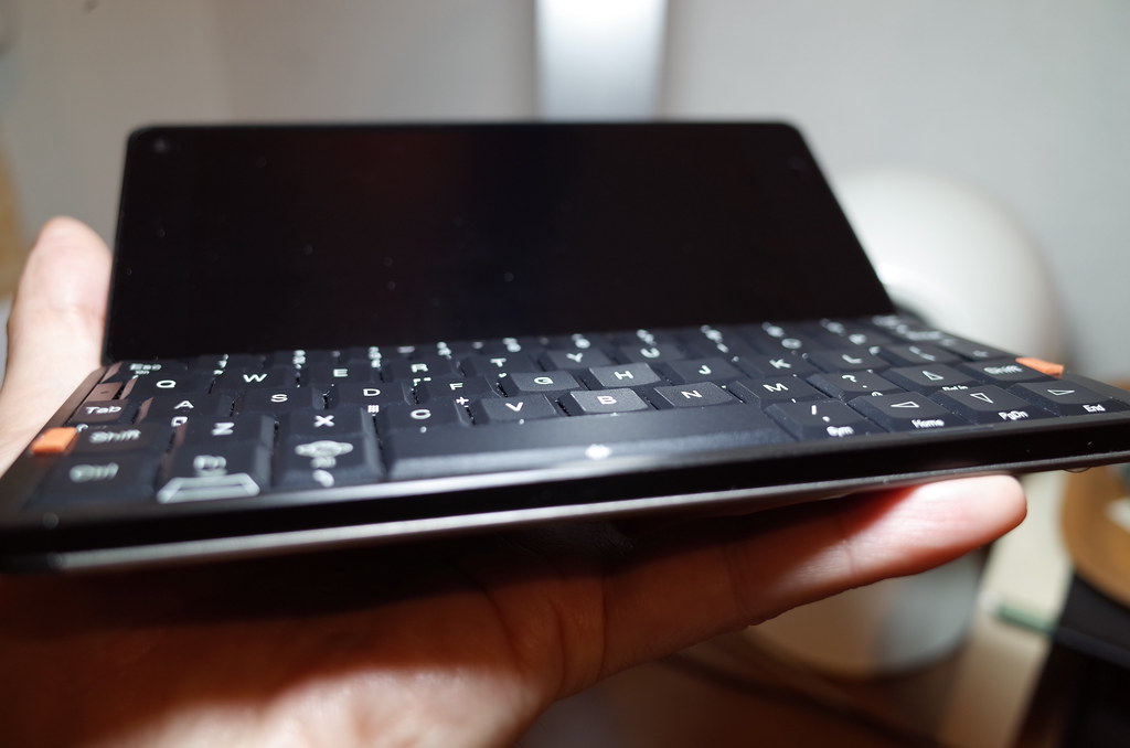 Vintage Gemini brand PDA with keyboard