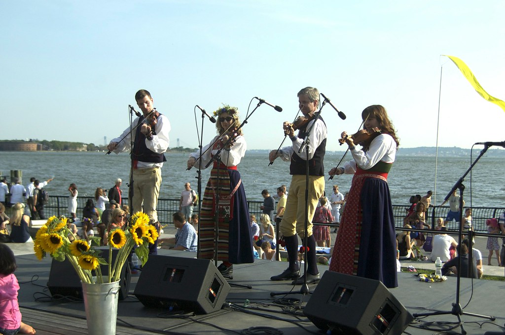 Traditional Swedish folk music performed by Paul Dahlin & Friends from the American Swedish Institute