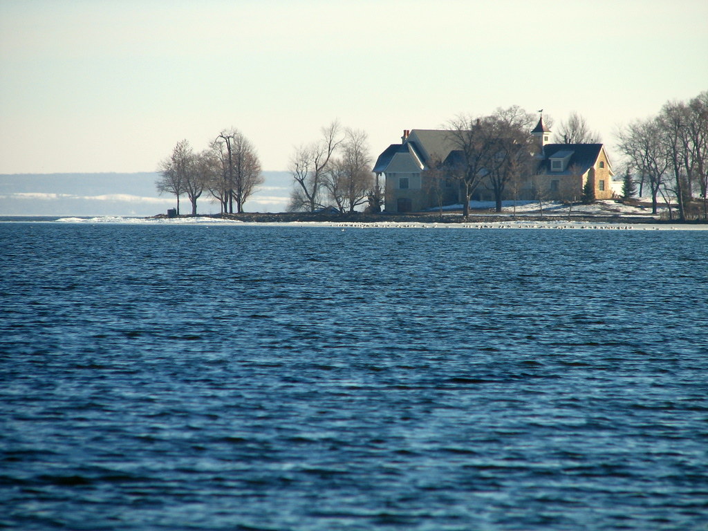 A house in lake winnebago